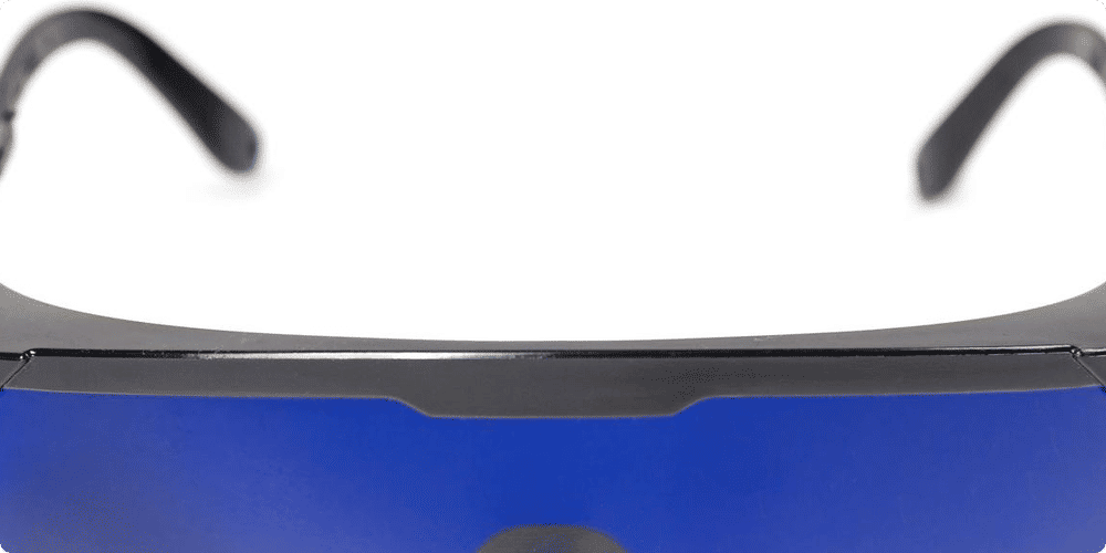 Découvrez pourquoi il est essentiel de porter des lunettes de protection laser